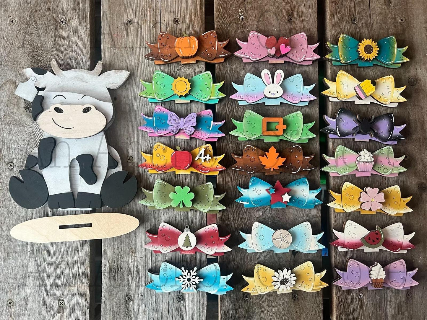 Farmyard Cow with Interchangeable bows // Farmyard Cow Decoration //Farm Yard Shelf Sitter// Viral Shelf Sitter with bow