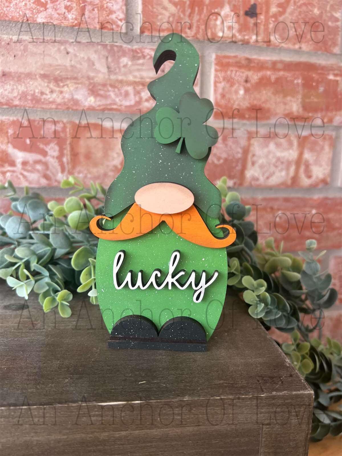 Saint Patricks day mini gnome shelf sitter