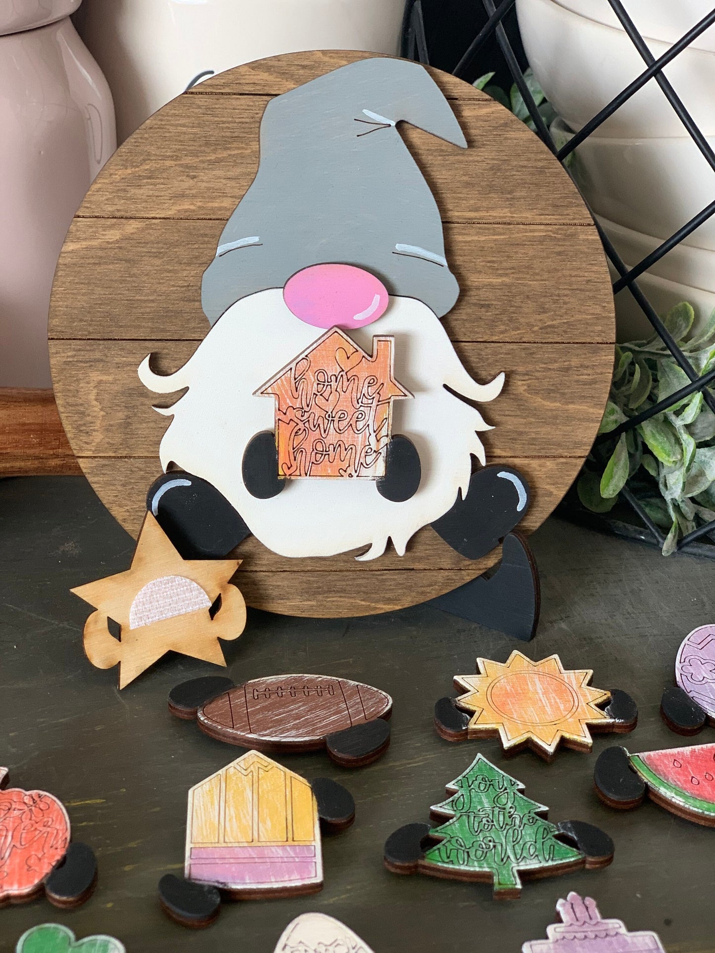 Tiered tray interchangeable gnome sign