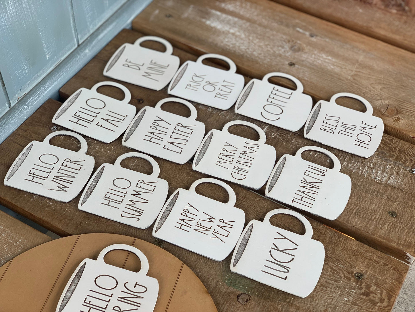 Rae Dunn inspired wall hanging with interchangeable mugs