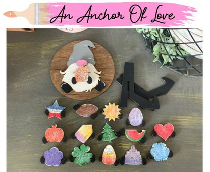 Tiered tray interchangeable gnome sign
