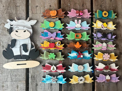 Farmyard Cow with Interchangeable bows // Farmyard Cow Decoration //Farm Yard Shelf Sitter// Viral Shelf Sitter with bow