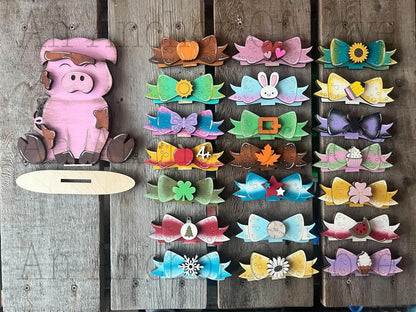 Farmyard Pig with Interchangeable bows // Farmyard Pig Decoration //Farm Yard Pig Shelf Sitter// Viral Shelf Sitter with bow