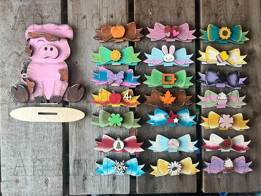 Farmyard Pig with Interchangeable bows // Farmyard Pig Decoration //Farm Yard Pig Shelf Sitter// Viral Shelf Sitter with bow