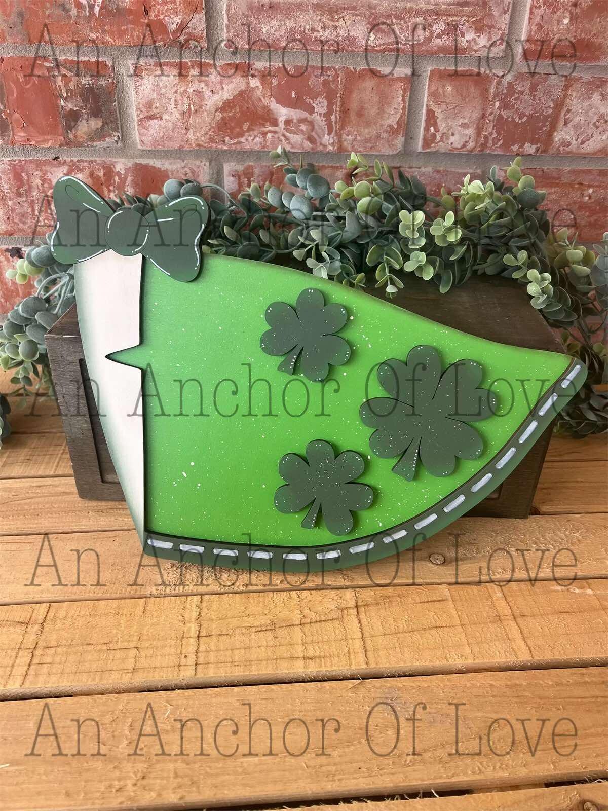 Wood porch goose Interchangeable saint Patrick's day outfit  / Viral Shelf Sitter- goose only