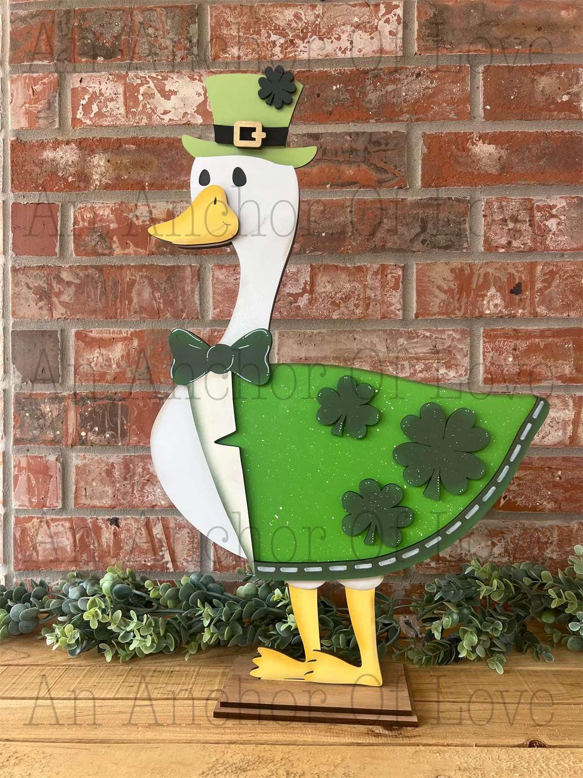 Wood porch goose Interchangeable saint Patrick's day outfit  / Viral Shelf Sitter- goose only